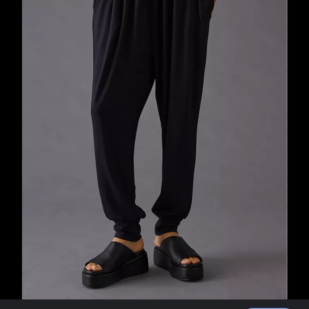 Anthropologie Black Joggers with Relaxed Fit and High Waist - Picture 2 of 6